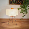 Golvlampa i papper i modern stil