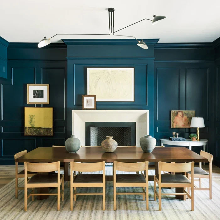 Svart taklampa med vridbara armar – modern design