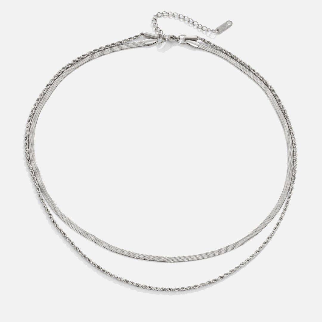 Elegant silverhalsband med förfinad länkstruktur