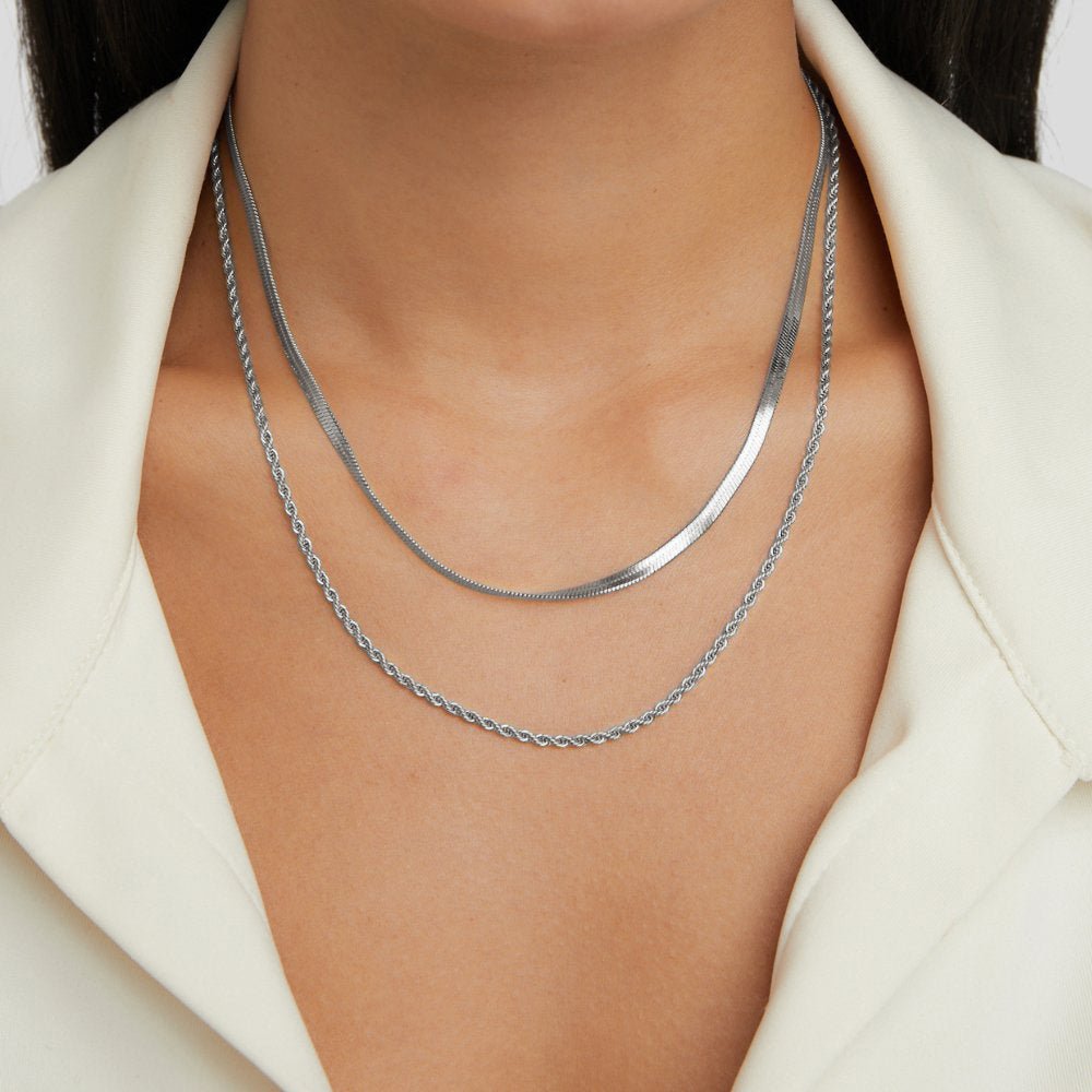 Elegant silverhalsband med förfinad länkstruktur