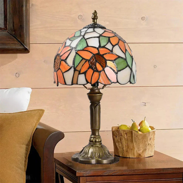 Antik lampa i färgat glas - Tidlös elegans & hantverk