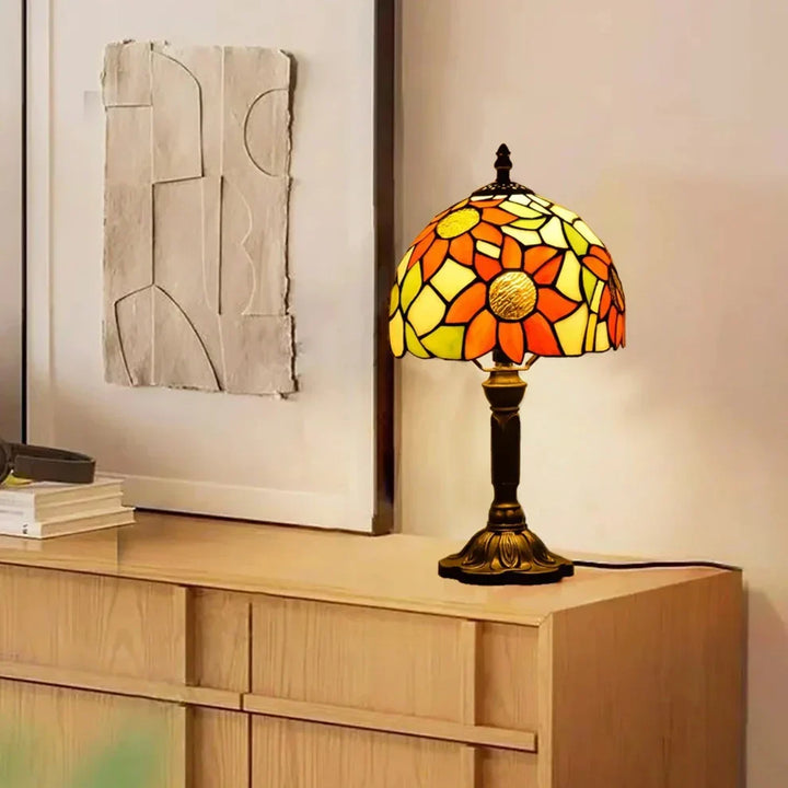 Antik lampa i färgat glas - Tidlös elegans & hantverk