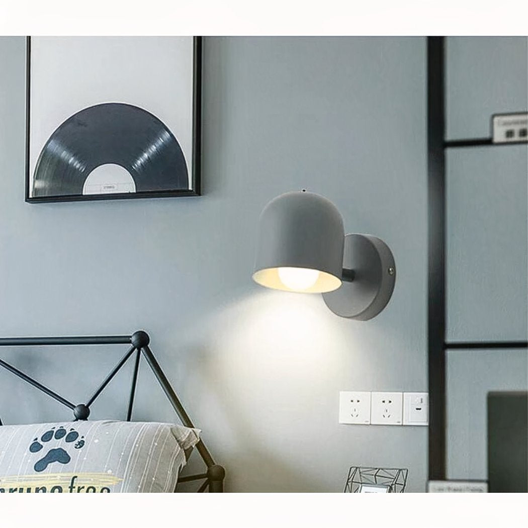 Skandinavisk Vägglampa NordicGlow – Färgad Accent med Atmosfärisk Belysning