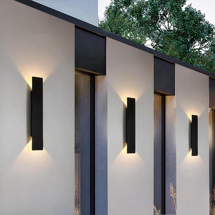 LED-vägglampa för utomhusbruk med upp- och nedåtstrålning – vädertålig, skyddsklass IP65