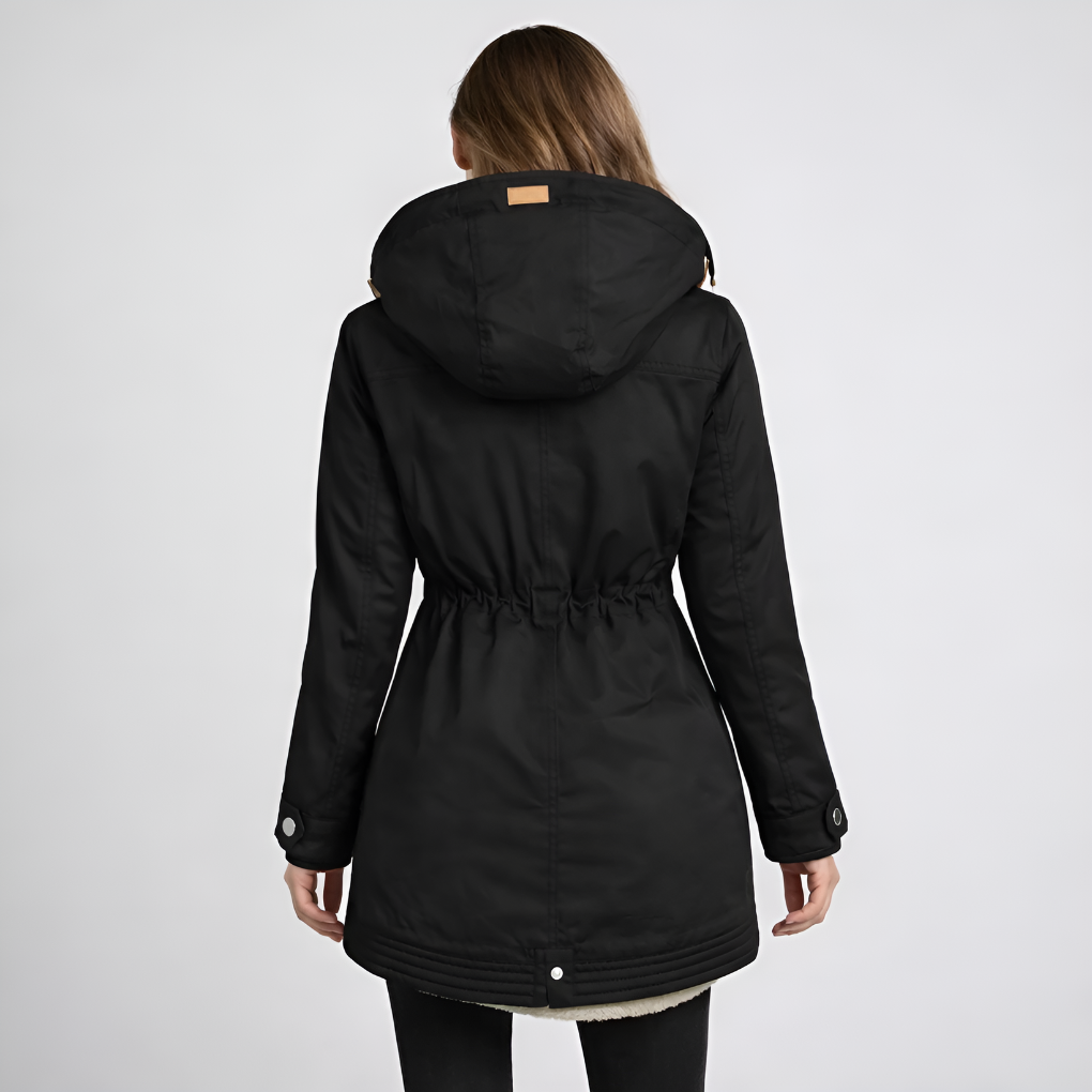 Dameparka med foret hætte og snøre i taljen
