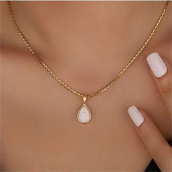 Halsband med droppformat hänge i 18K naturlig opal - Eloise