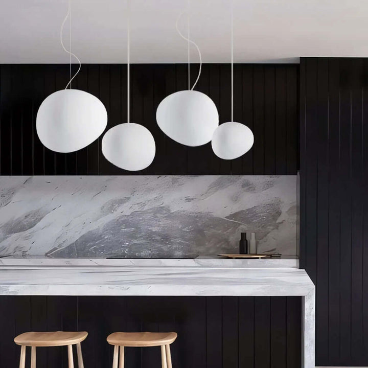 Taklampa i vit sten - Modern och minimalistisk