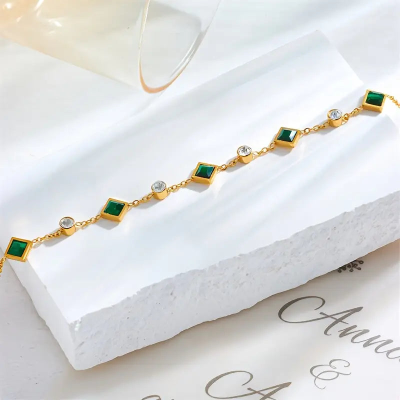 Elegant guldarmband med förfinad design