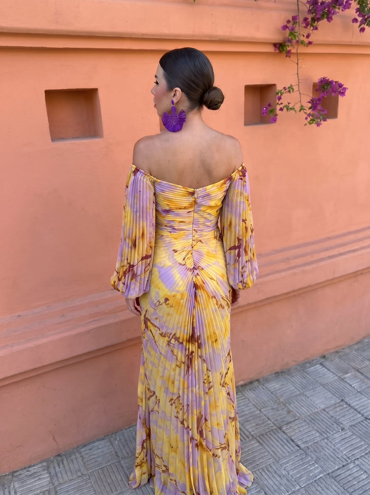 Maxiklänning för dam med blommönster, off shoulder-ringning och plisserad kjol