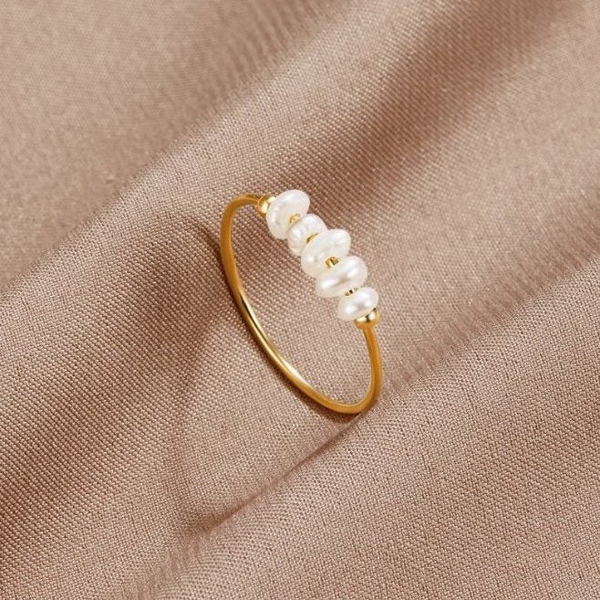 Elegant ring i silver med sötvattenspärla