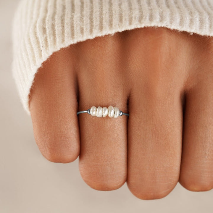 Elegant silverring med klassisk sötvattenspärla