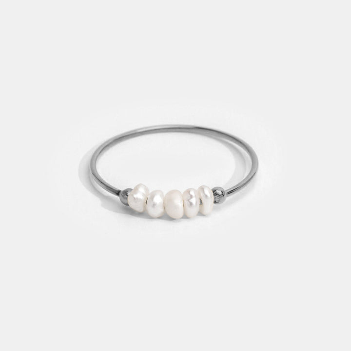 Elegant silverring med klassisk sötvattenspärla
