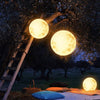 Månformad trädgårdslampa