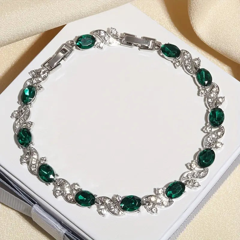Elegant armband i vitguld med förfinade detaljer