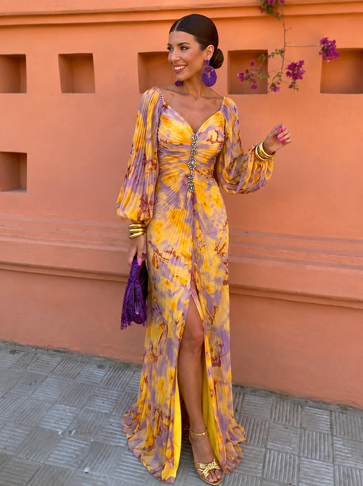 Maxiklänning för dam med blommönster, off shoulder-ringning och plisserad kjol