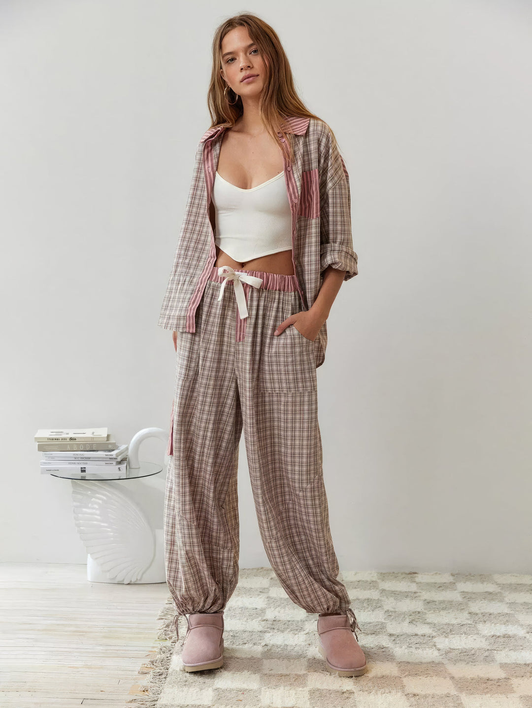 Pyjamasset för dam med skjorta med knappar och byxor med resårlinning