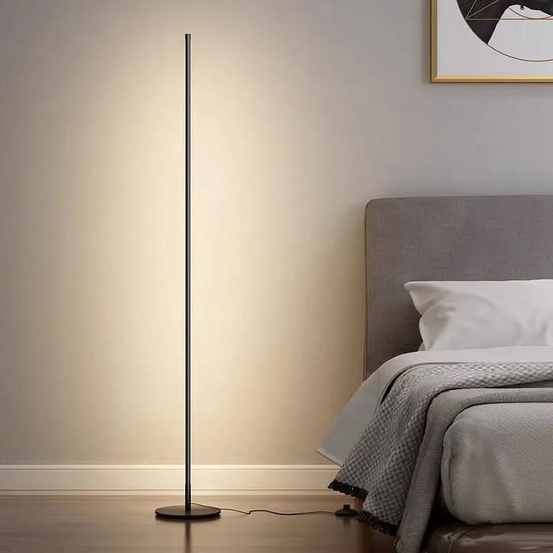 FlorGlow golvlampa i metall – Dimbar och elegant för alla vardagsrum