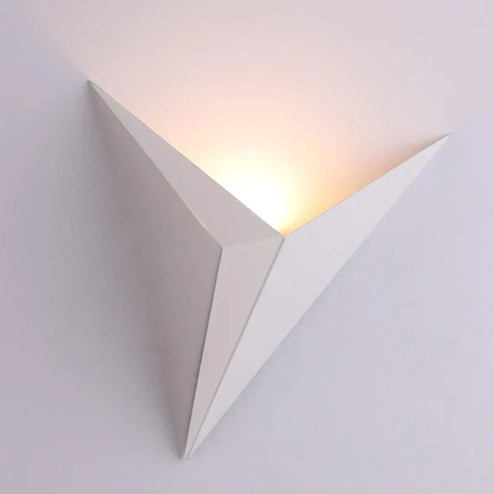 Modern triangulär vägglampa - TrigoLux