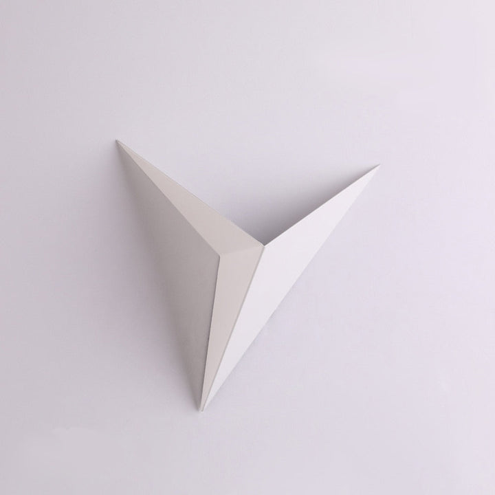 Modern triangulär vägglampa - TrigoLux