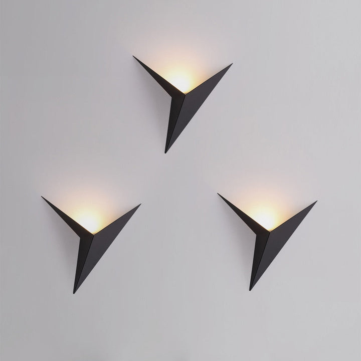 Modern triangulär vägglampa - TrigoLux