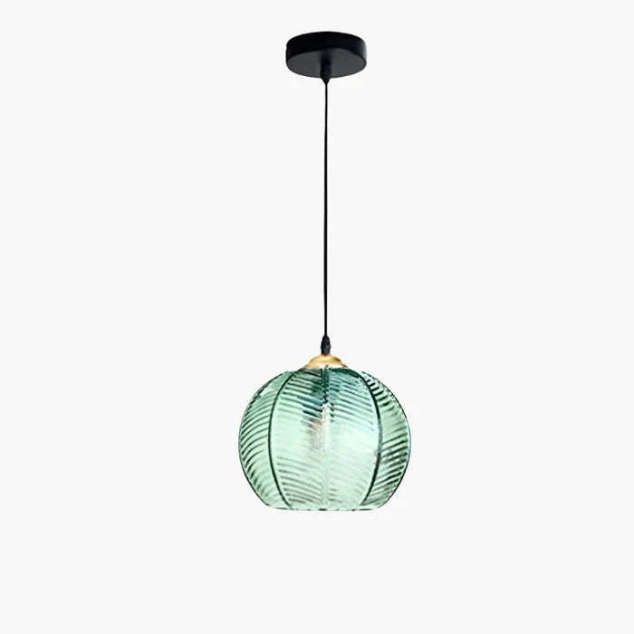 Taklampa i glas formad som ett klot