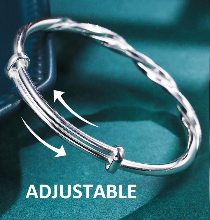 Flätat silverarmband – elegant och justerbar design