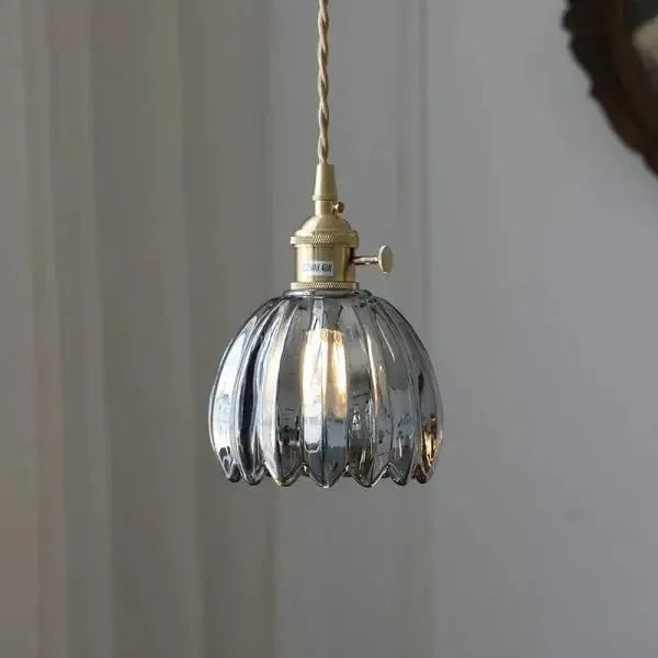 Elegant blomformad glashängslampa - Stämningsfullt ljus