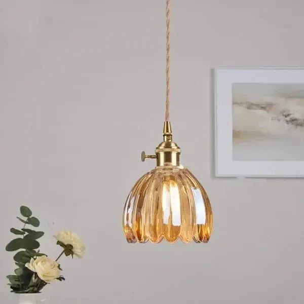 Elegant blomformad glashängslampa - Stämningsfullt ljus
