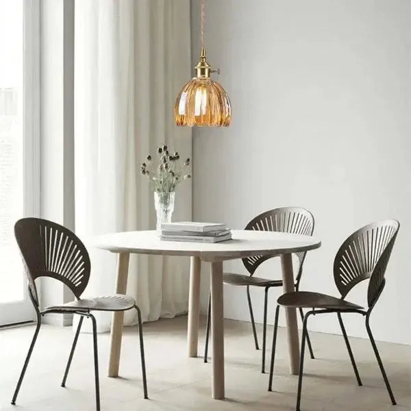 Elegant blomformad glashängslampa - Stämningsfullt ljus
