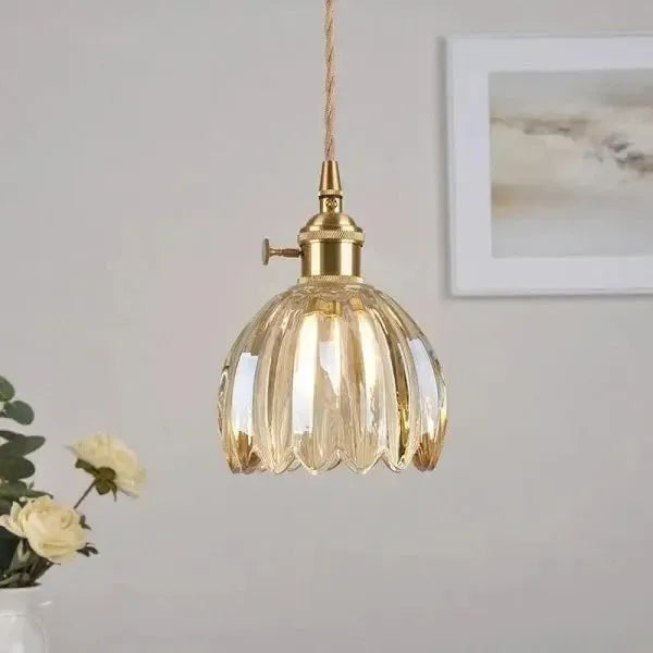 Elegant blomformad glashängslampa - Stämningsfullt ljus