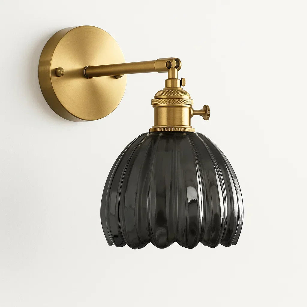 Retro väggampa | Design med tulpan i glas | Elegant belysning