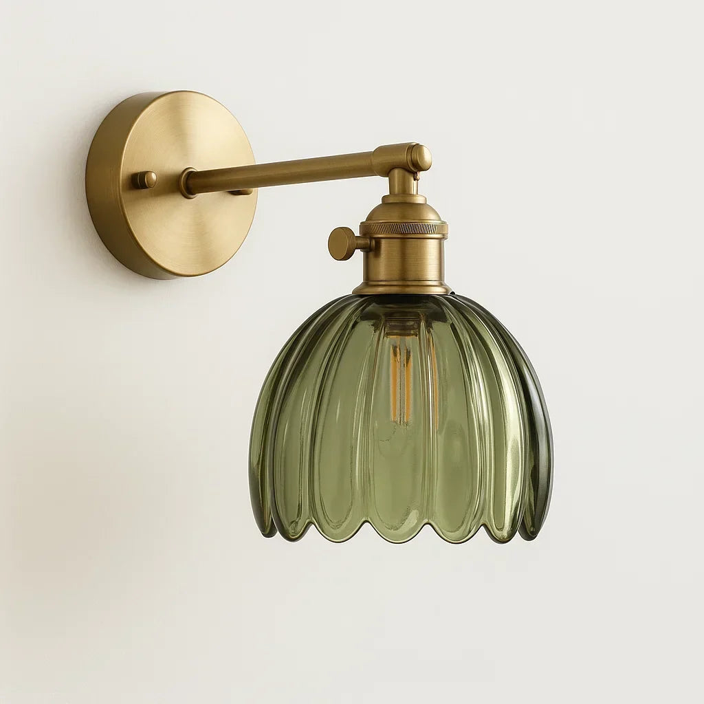 Retro väggampa | Design med tulpan i glas | Elegant belysning