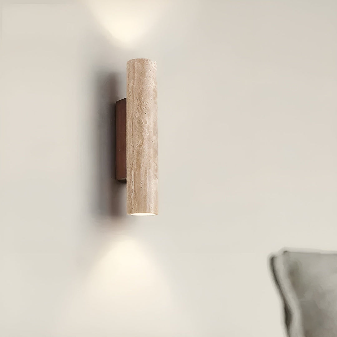 Vägglampa | Elegant belysning | Design i travertin