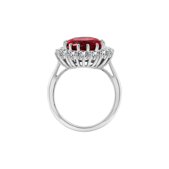 Elegant ring i vitguld med rubinaccent