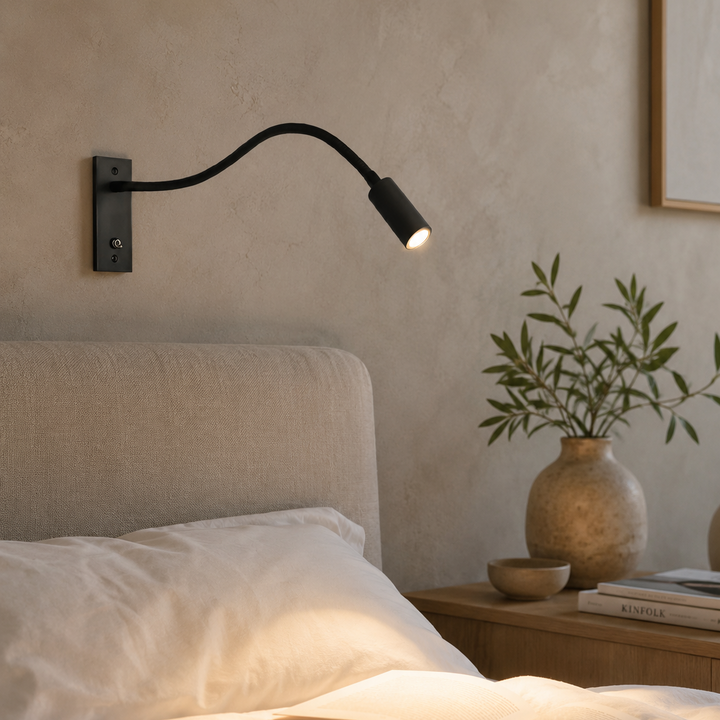 Flexibel vägglampa med svanhals – justerbar modern läslampa för säng och soffa