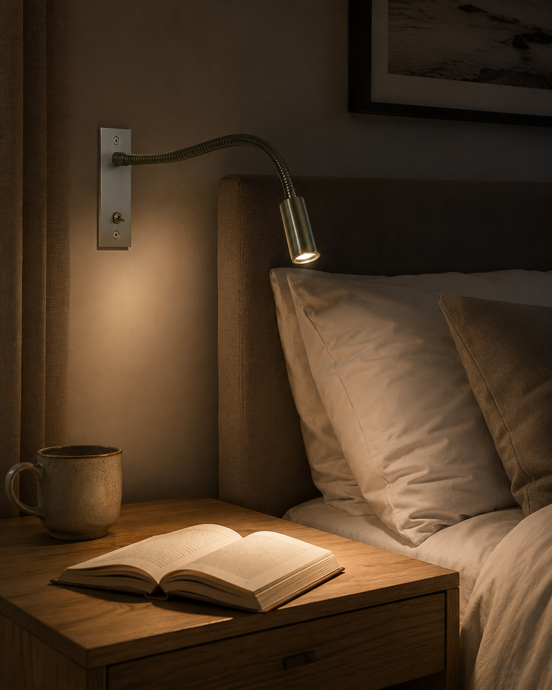 Flexibel vägglampa med svanhals – justerbar modern läslampa för säng och soffa
