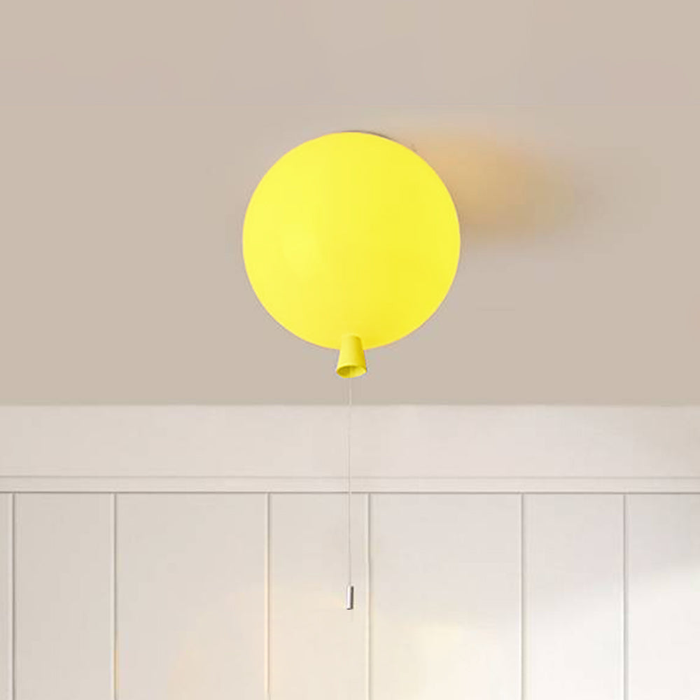 Kompakt och modern LED-taklampa Balloon – AuraLite