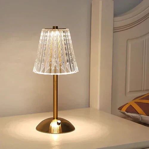 Elegant LED-bordslampa med lampskärm i kristall och guldfinish – touchtändning