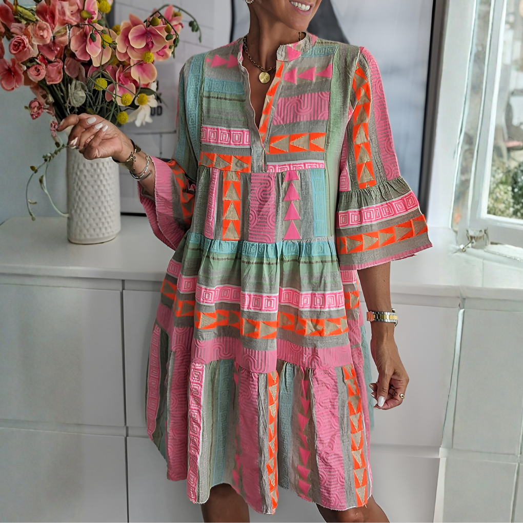 Boho-mekko midipituudella ja väljä istuvuus