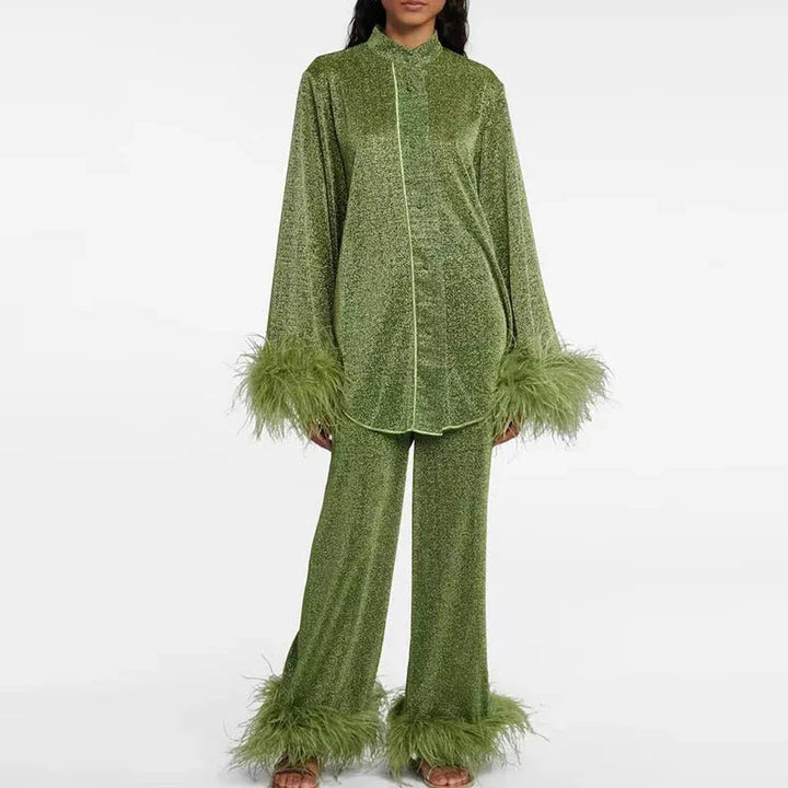 Glittrigt tvådelat damset med fjäderfåll, festoutfit