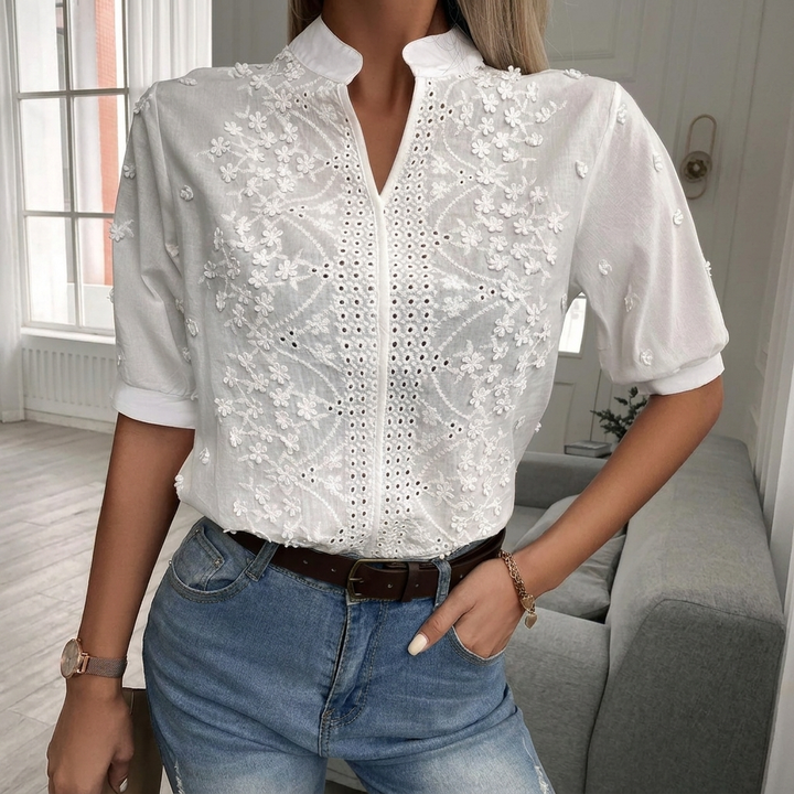 Kvinnors blus med Blommigt Broderi och Ståkrage