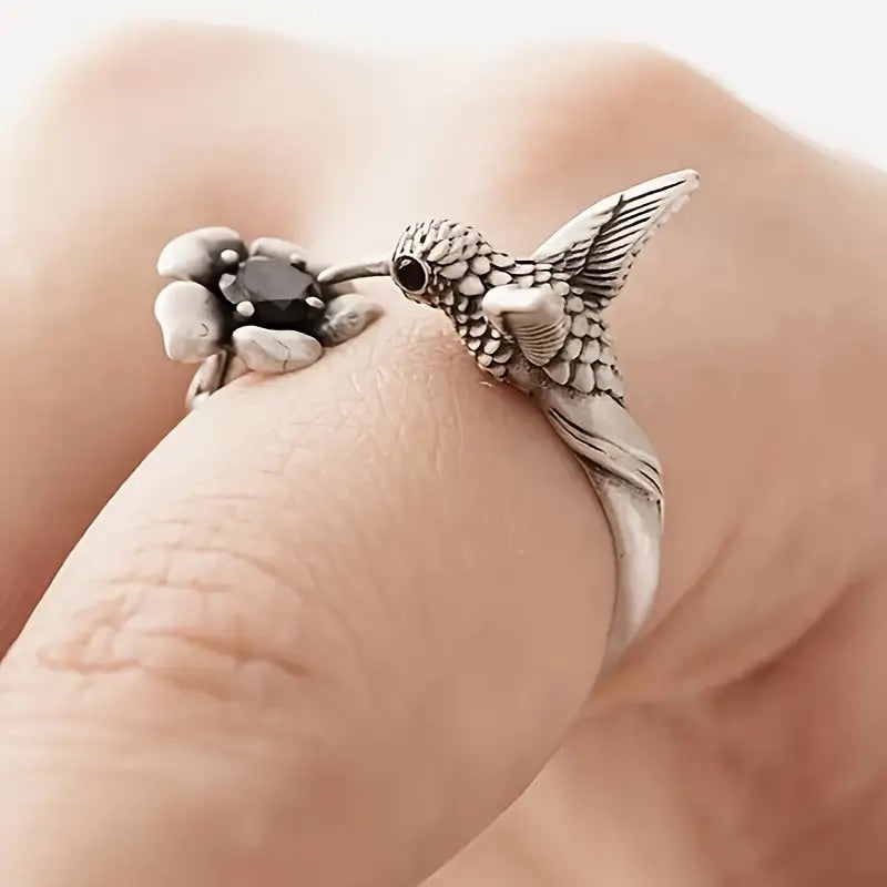 Kolibri & Blomma Ring – Justerbar öppen fågelring för kvinnor