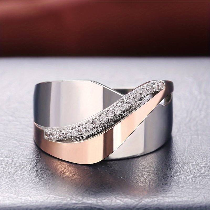 Elegant ring i roséguld med gnistrande zirkonia