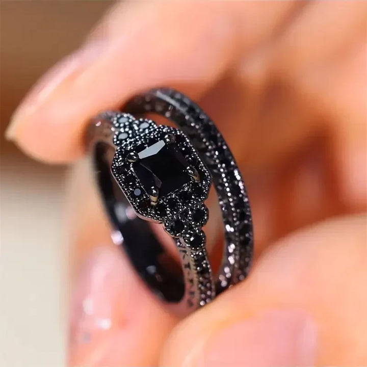 Elegant ring med svart zirkonia