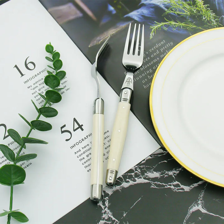 IvoryElegance – Lyxig Laguiole-Bestickset med Tidlös Stil