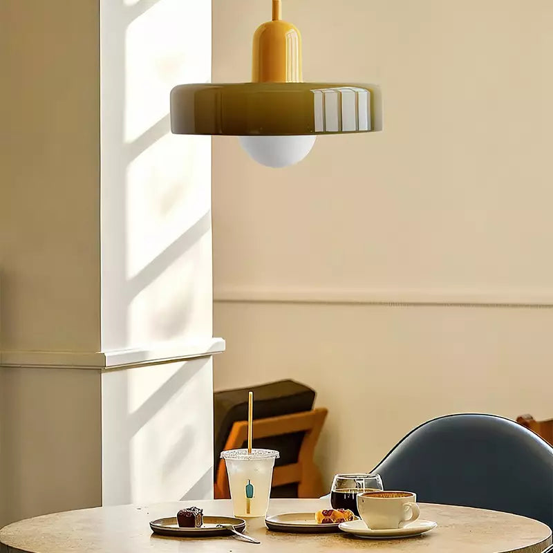 Färgad taklampa – Bauhausstil – Konstnärlig design