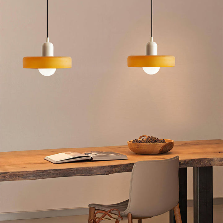 Färgad taklampa – Bauhausstil – Konstnärlig design