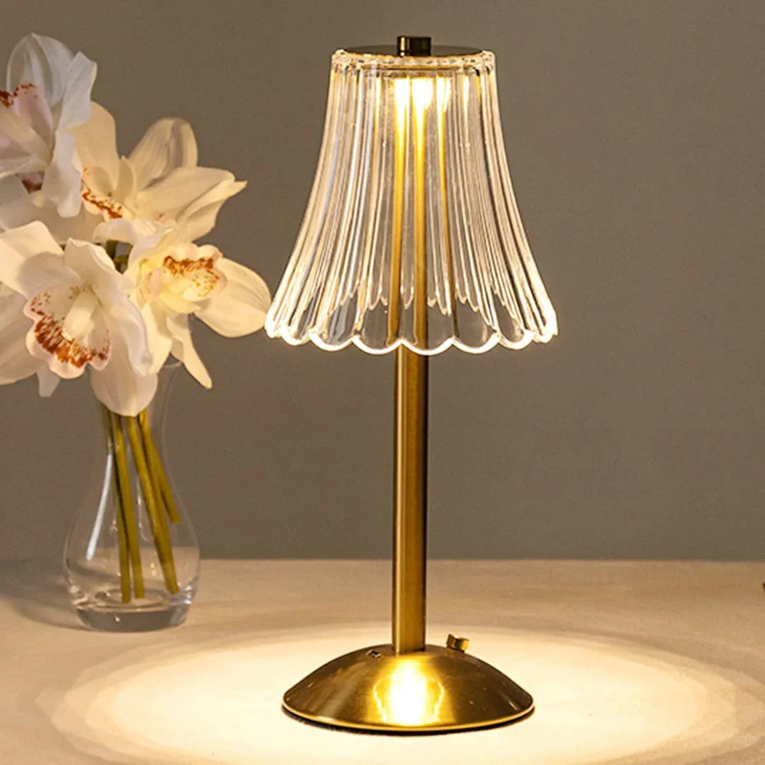 Elegant LED-bordslampa med lampskärm i kristall och guldfinish – touchtändning