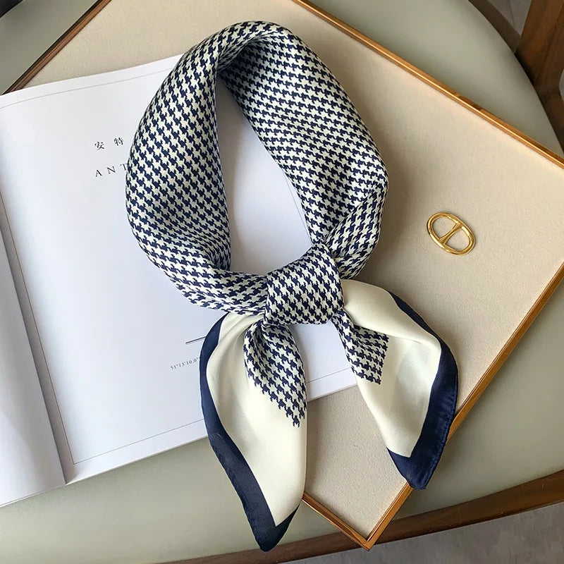 Faiha sidenscarf | Lyx & elegans | Randigt mönster
