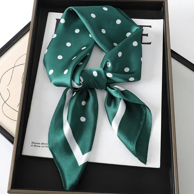 Sidenscarf - Lyxig satinaccessoar | Randmönster